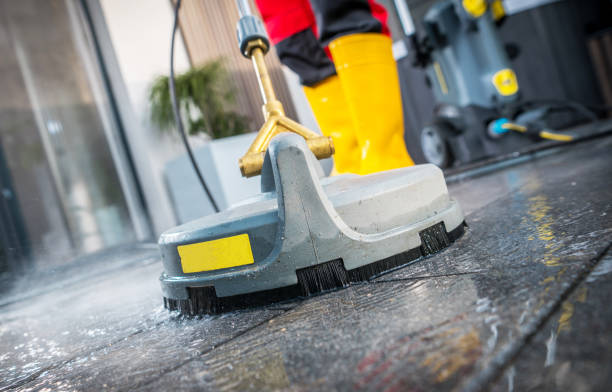 Best Pressure Washing Driveway  in Landover, MD